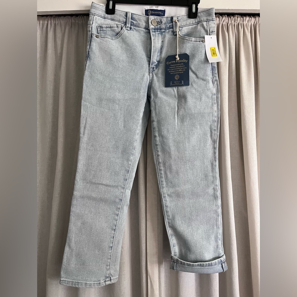 Democracy denim, size 6, light denim